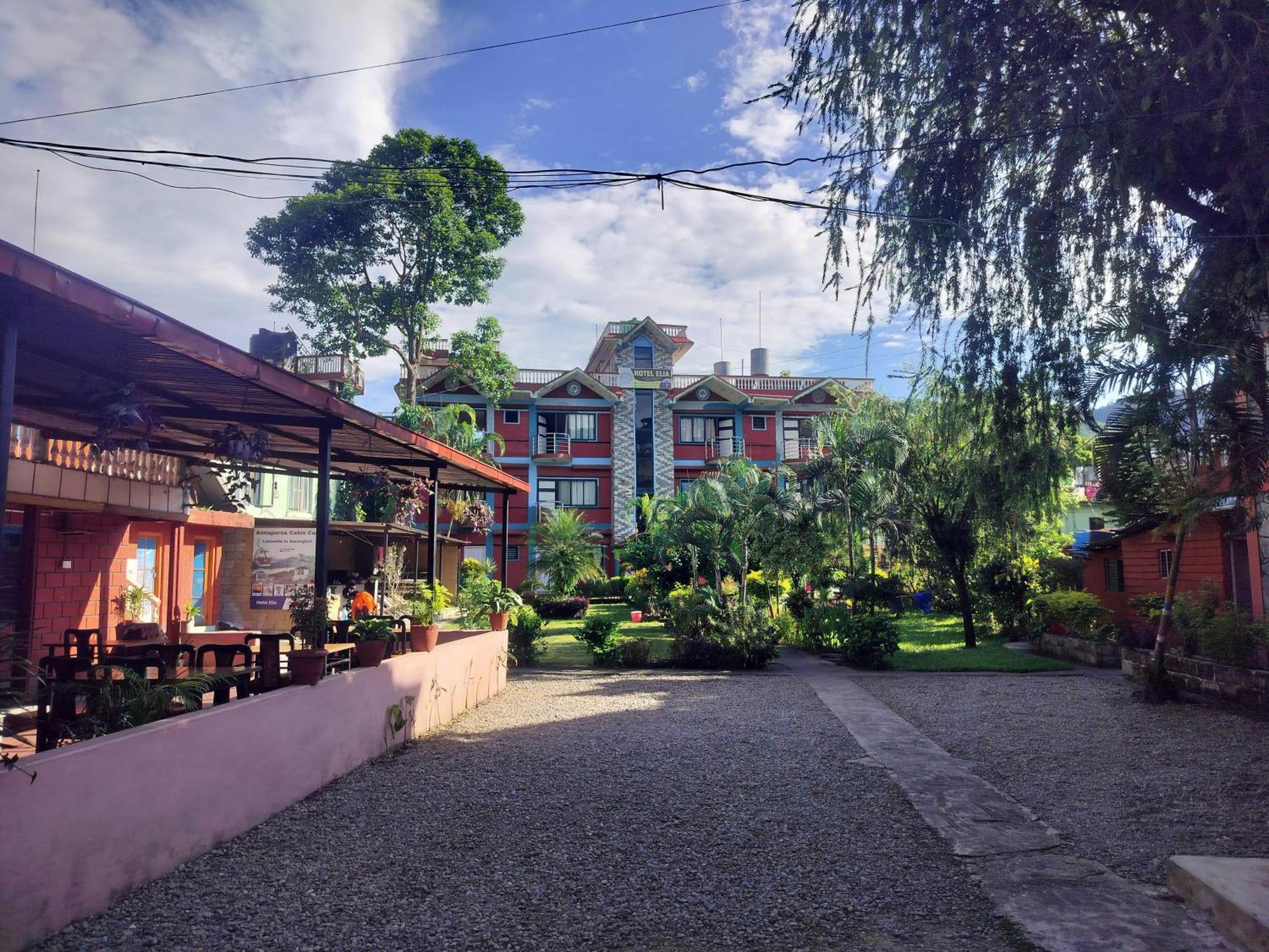 Hotel New Elia Покхара Екстер'єр фото